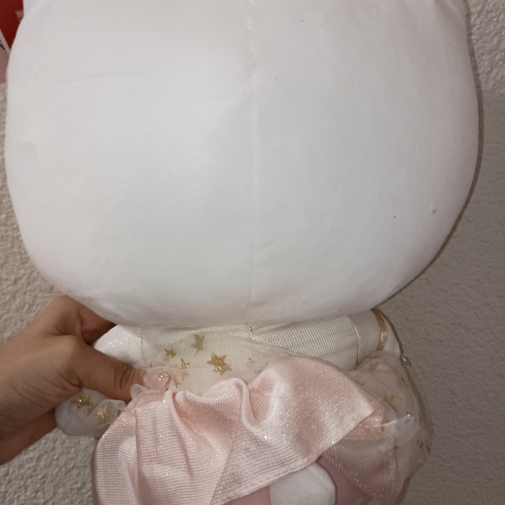 Sanrio License Tag with Pink and Red Details - Picture 2 of 3